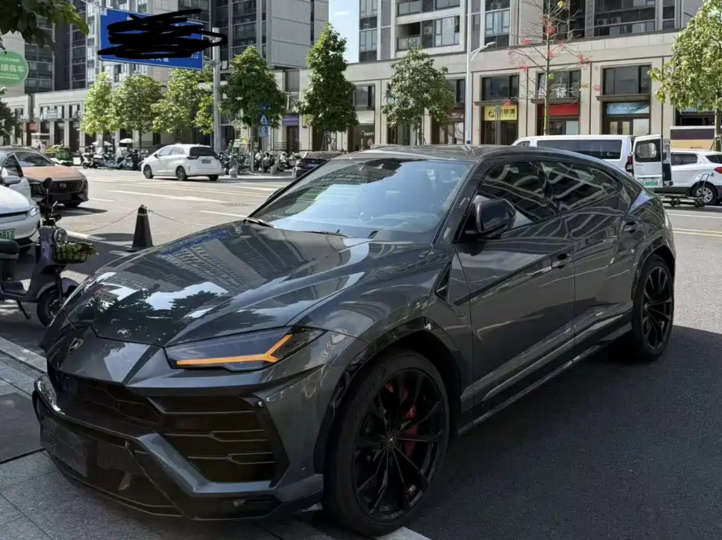 Купить Lamborghini Urus