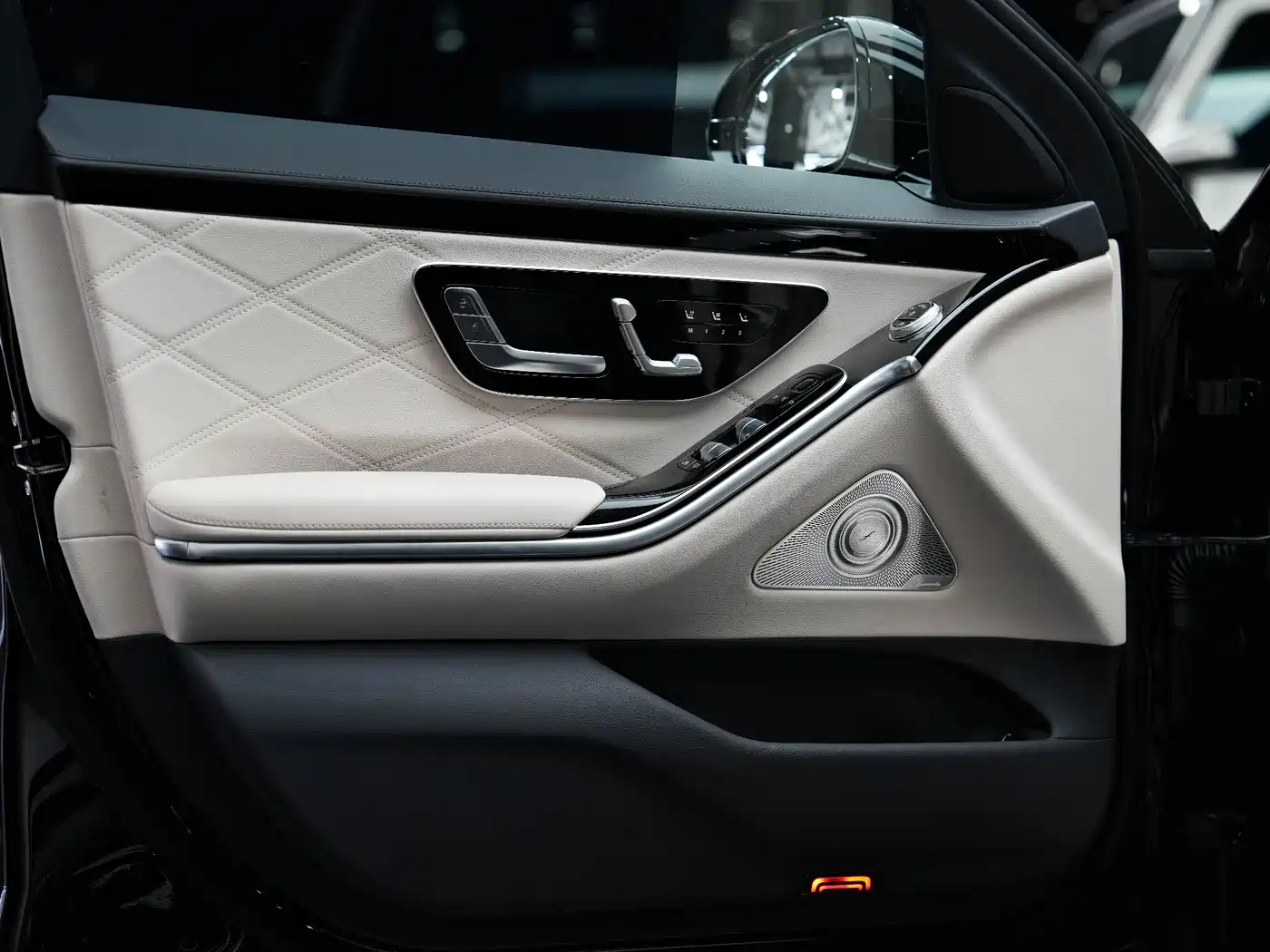 Mercedes-Benz Maybach S-Class id 4606878 из Китая 31