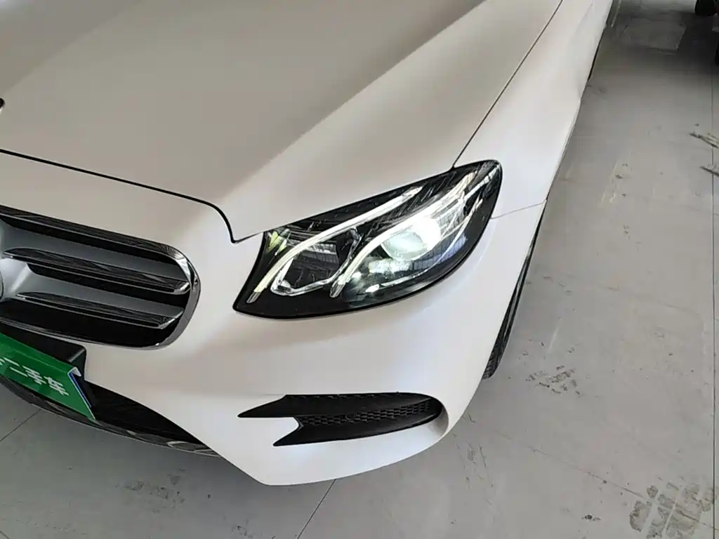 Mercedes-Benz E-Class — миниатюра 24