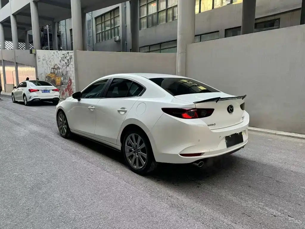 MAZDA 3 ANGKESAILA