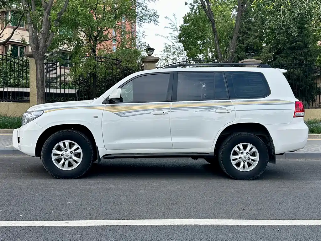 Toyota Land Cruiser 2010 4.7L AT VX
