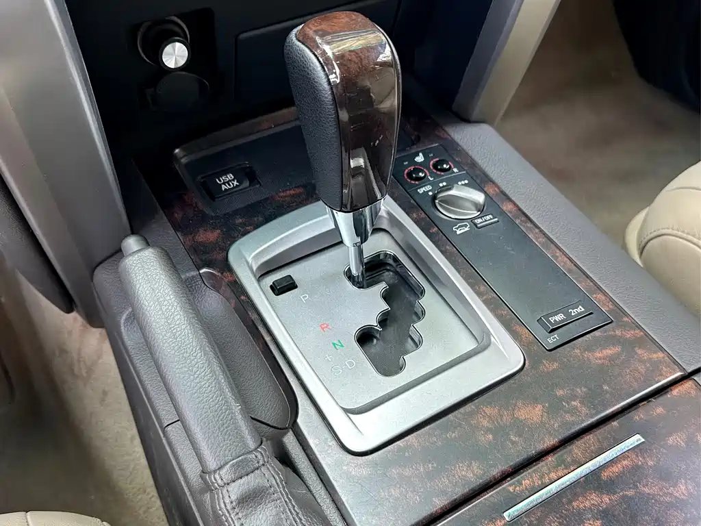 Toyota Land Cruiser 2010 4.7L AT VX
