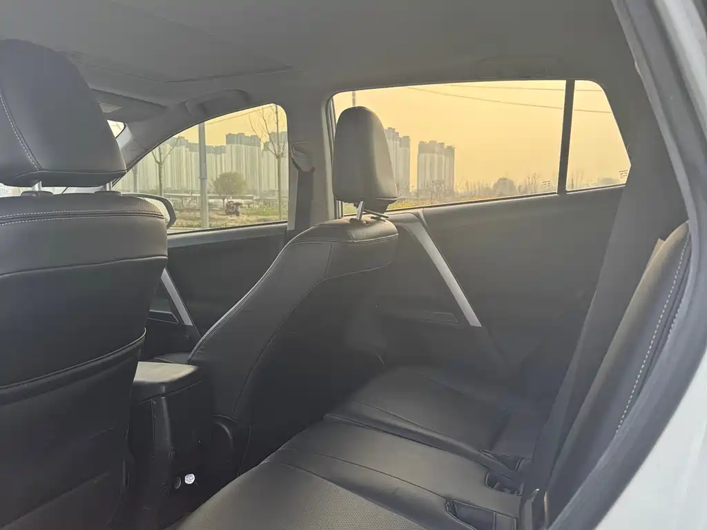 TOYOTA RAV4 RONGFANG