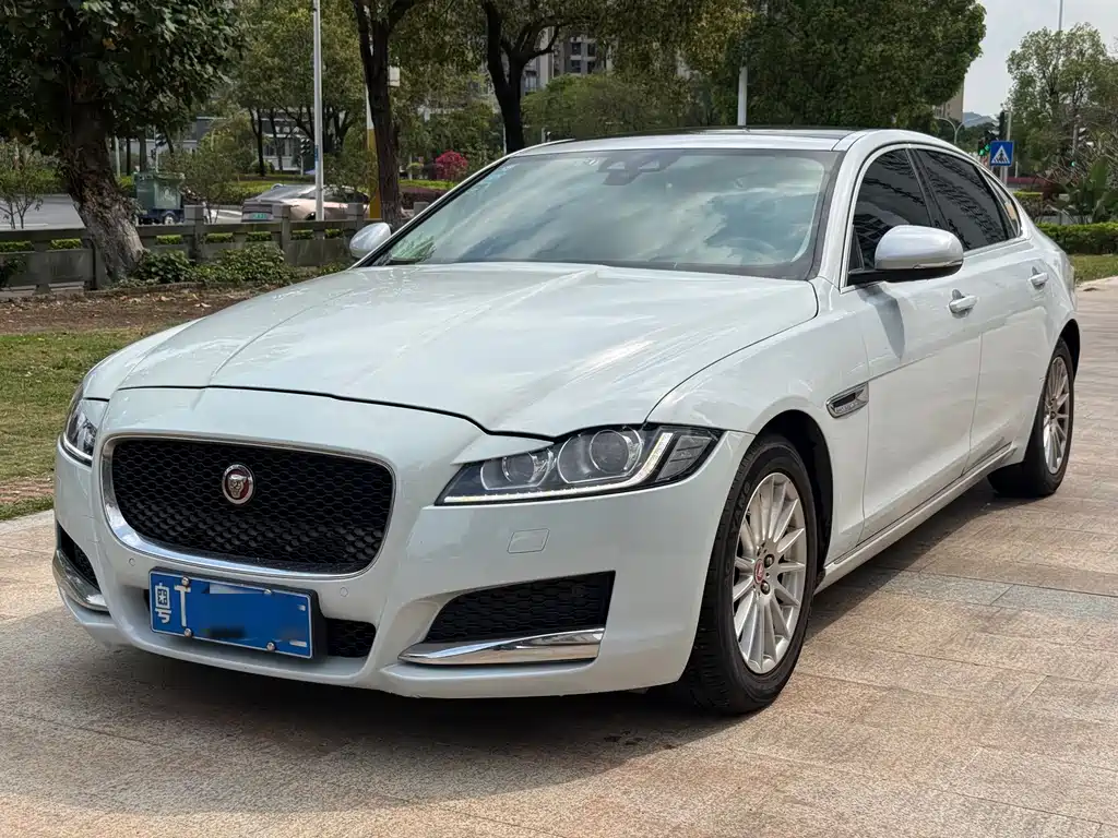 Купить Jaguar XFL