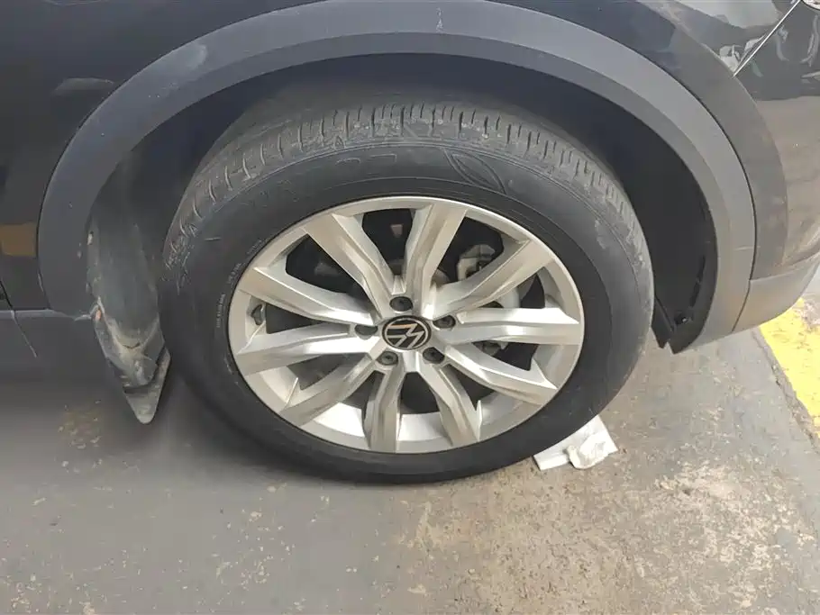 VOLKSWAGEN T ROC EXPLORING SONGS