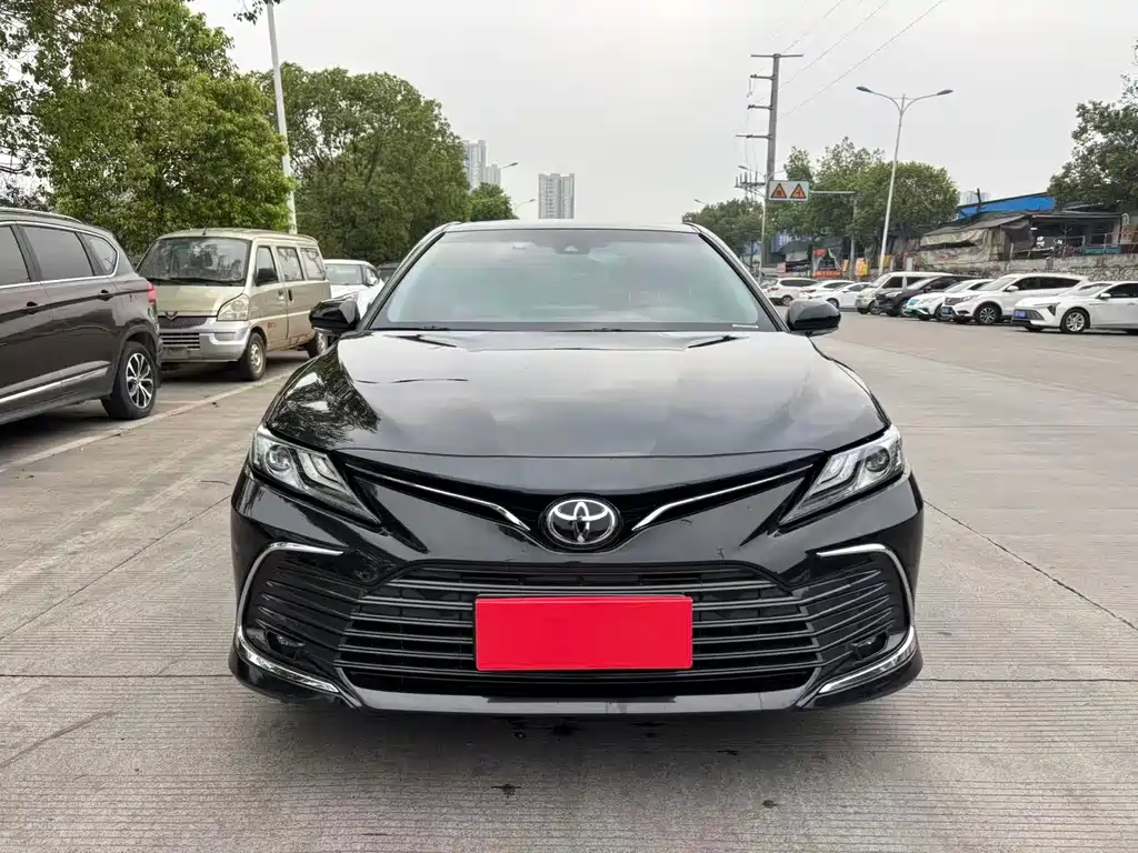 Toyota Camry 2021 2.0G Luxury
