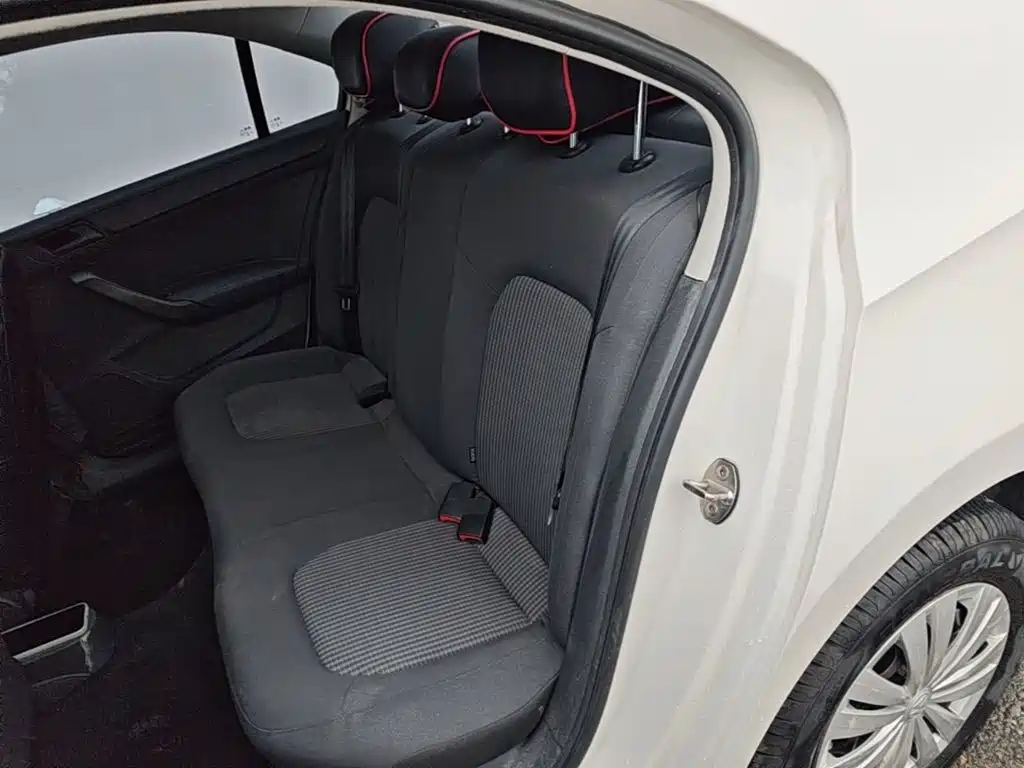 Volkswagen Santana — миниатюра 17