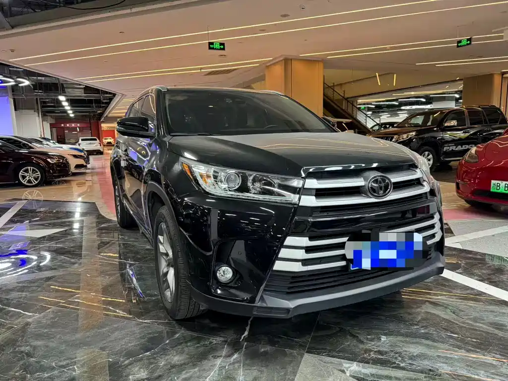 TOYOTA HIGHLANDER