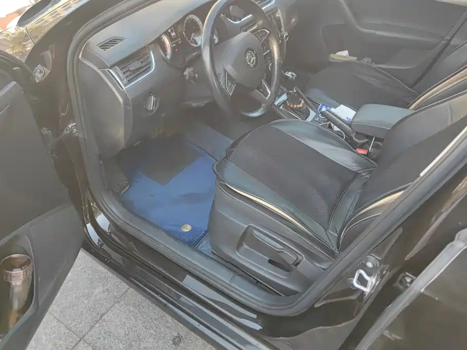 Skoda Octavia — миниатюра 9