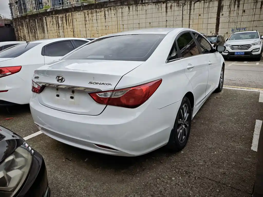 Hyundai Sonata — миниатюра 9
