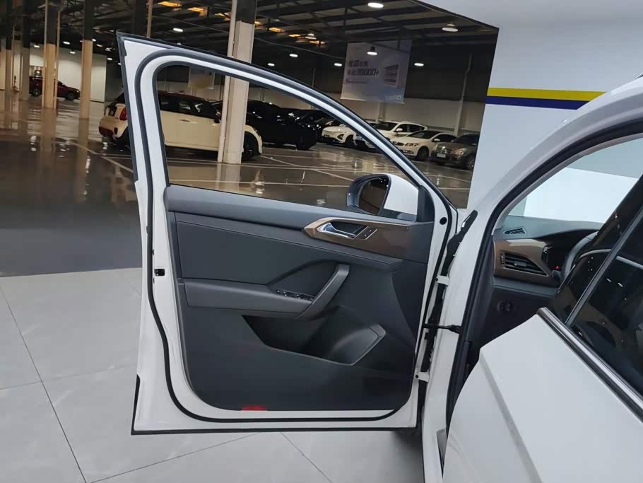 Mazda CX-4 1.4 л 2021 г. Белый, пробег 44300 км