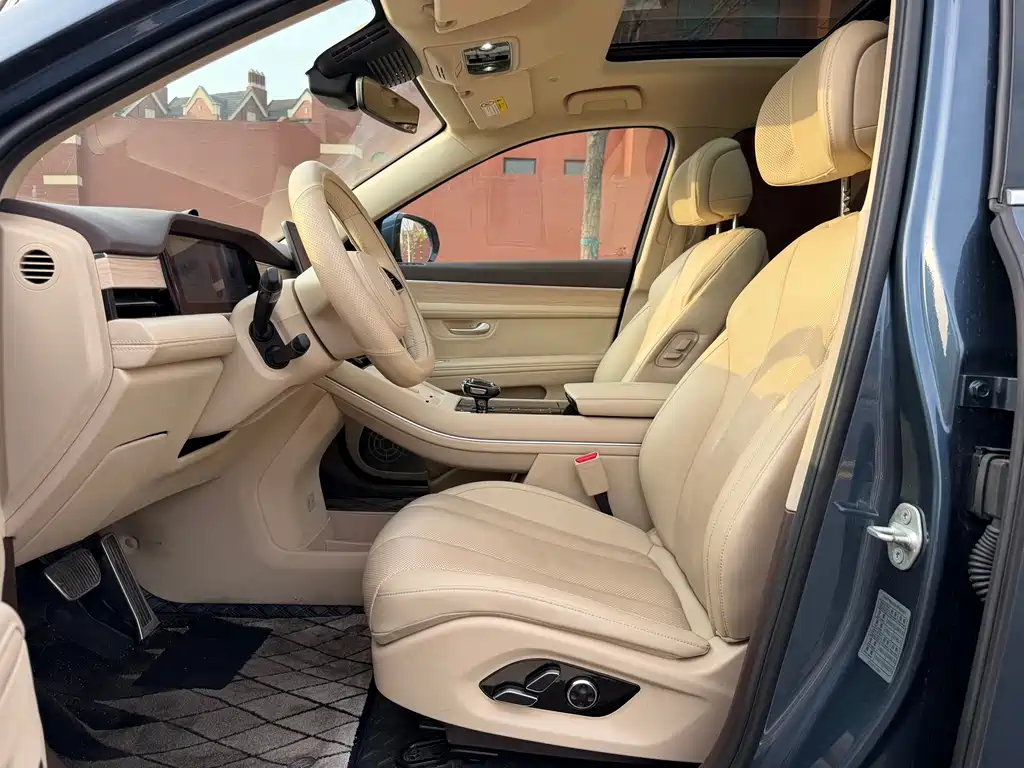 AITO ASK THE WORLD M7