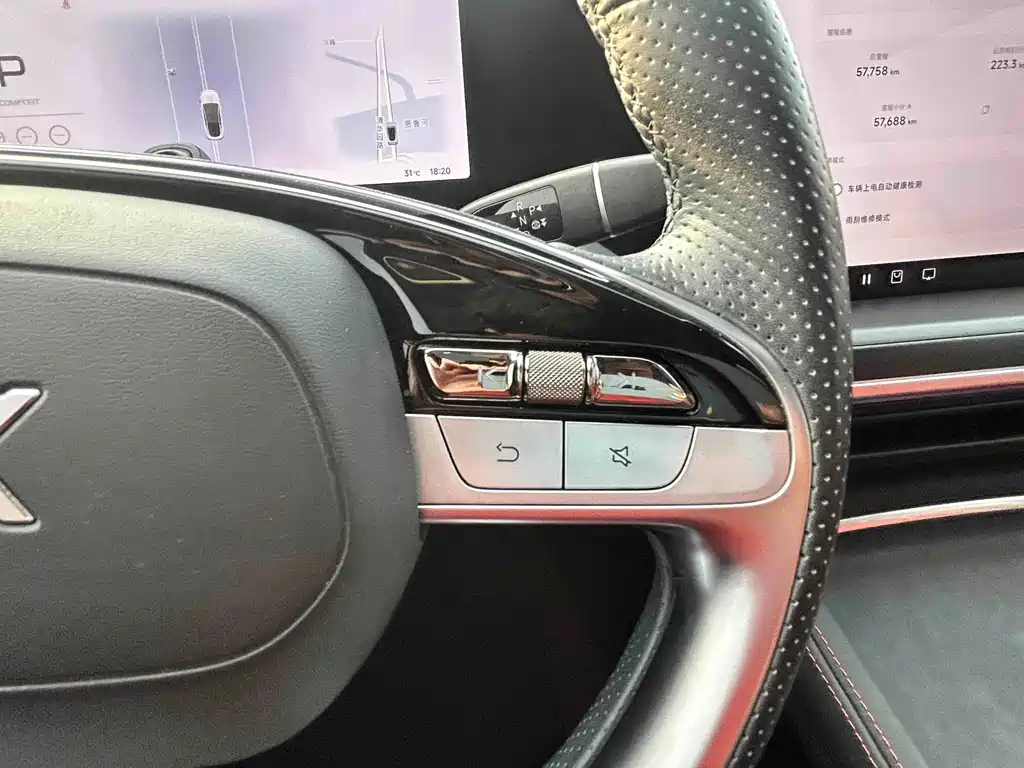 XPeng P7 — миниатюра 17