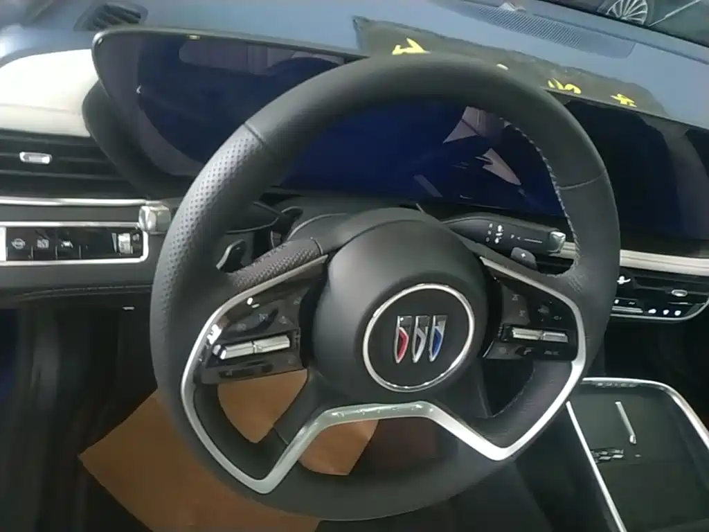 Buick LaCrosse — миниатюра 11