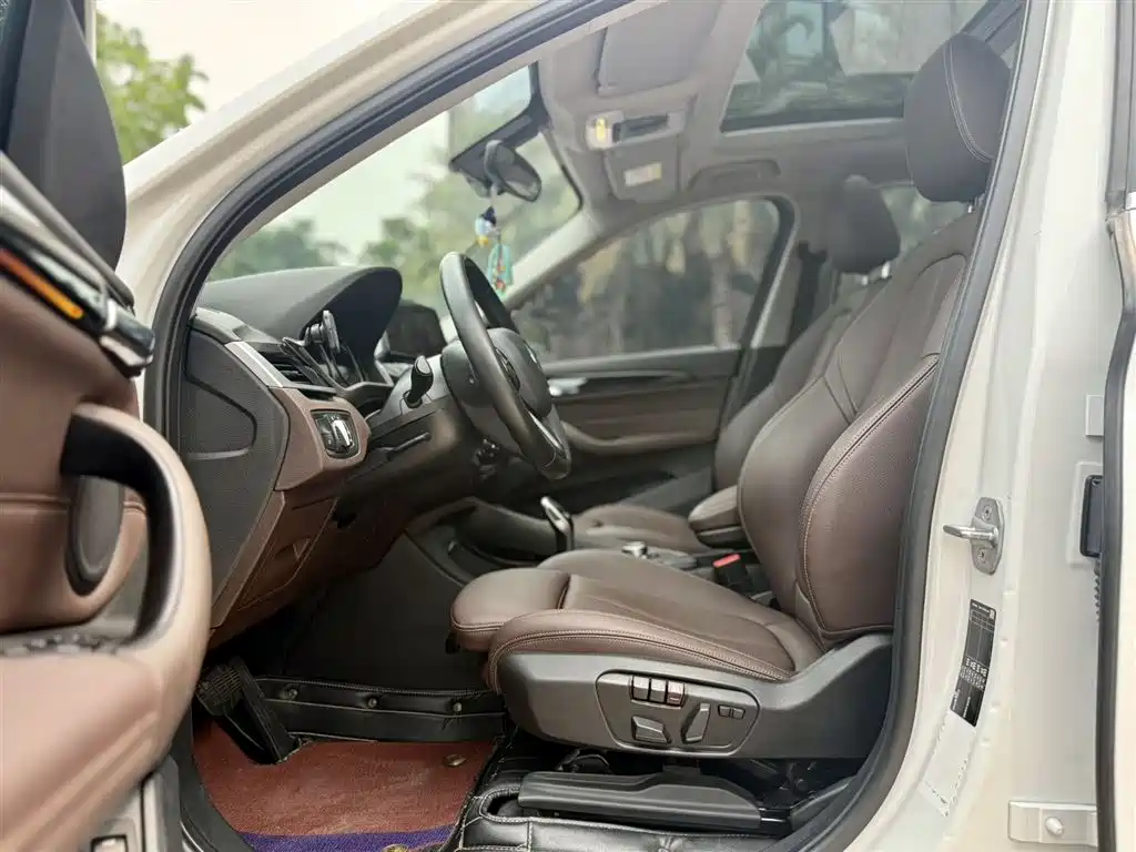 BMW X1 2020 sDrive25Li Lead