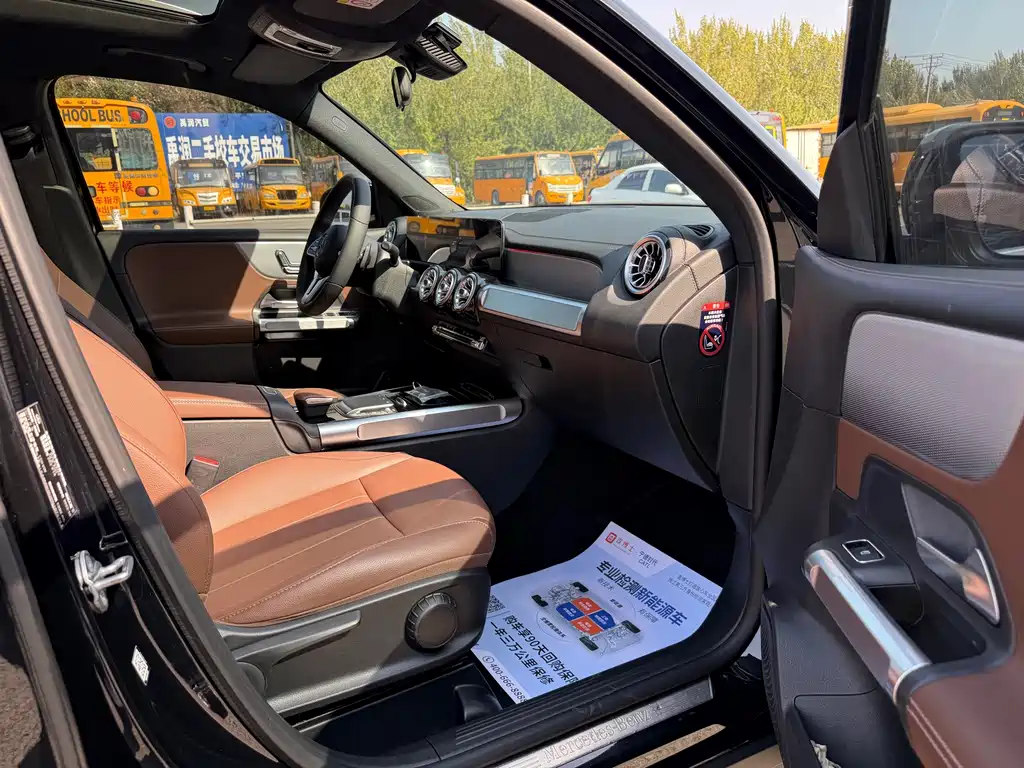 Mercedes-Benz GLB — миниатюра 12