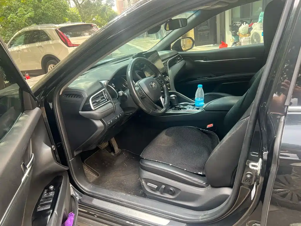 Toyota Camry — миниатюра 3