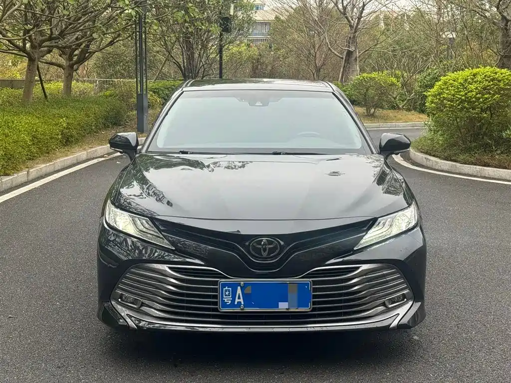 TOYOTA CAMRY