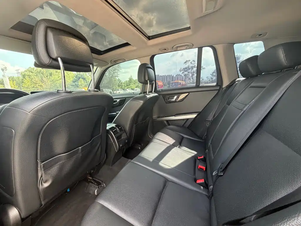 Mercedes-Benz GLK-Class (Import) — миниатюра 4