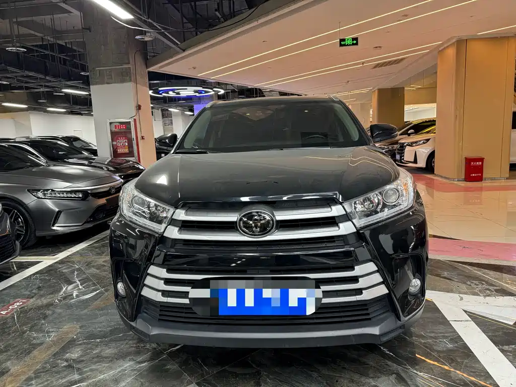 TOYOTA HIGHLANDER