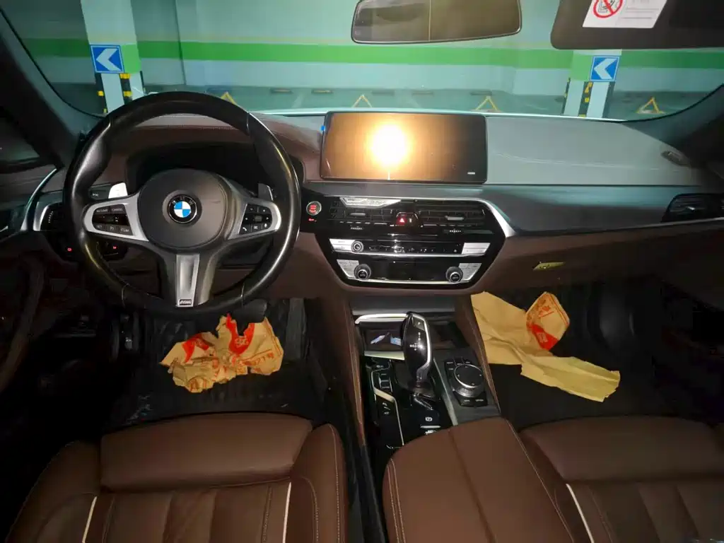BMW 5 Series — миниатюра 7