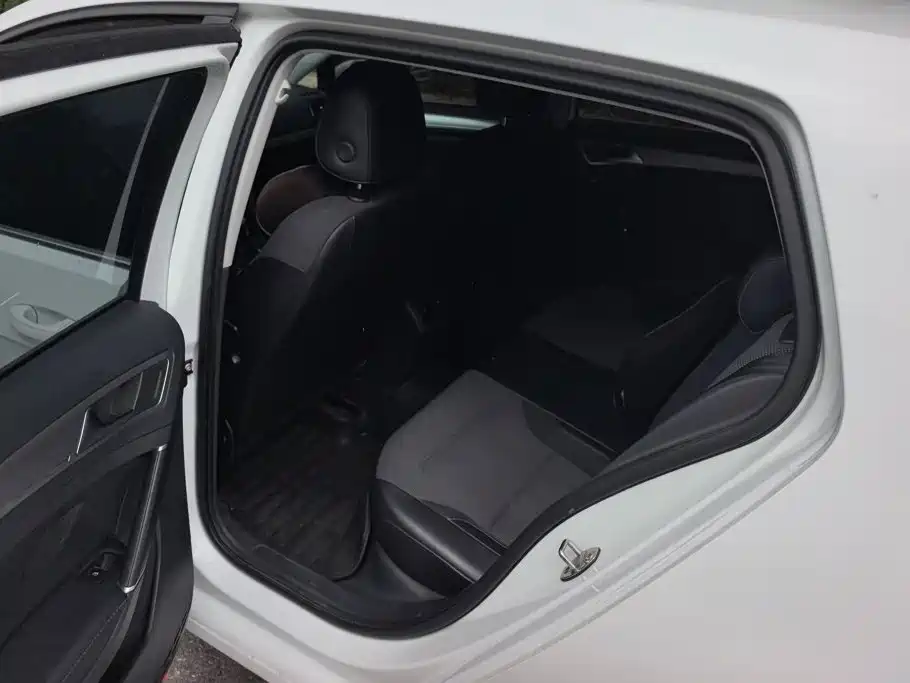 Volkswagen Golf — миниатюра 11
