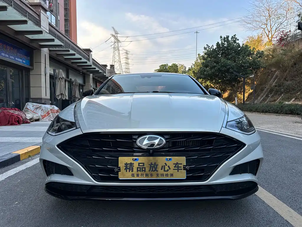 HYUNDAI SONATA