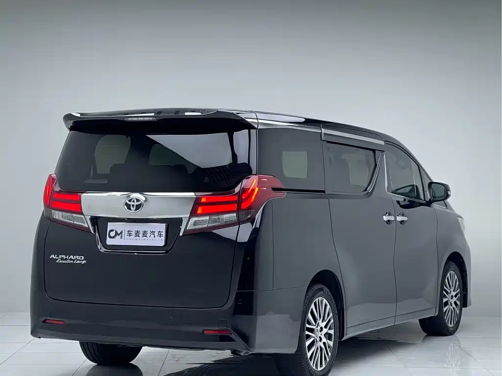 Toyota Alphard — миниатюра 3