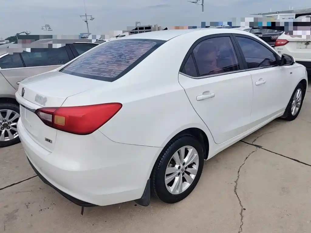 Roewe 360 — миниатюра 7