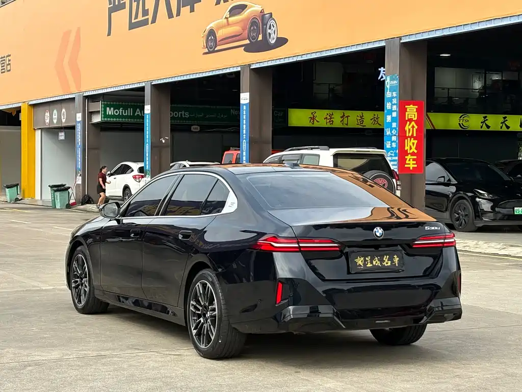 BMW 5 Series — миниатюра 18