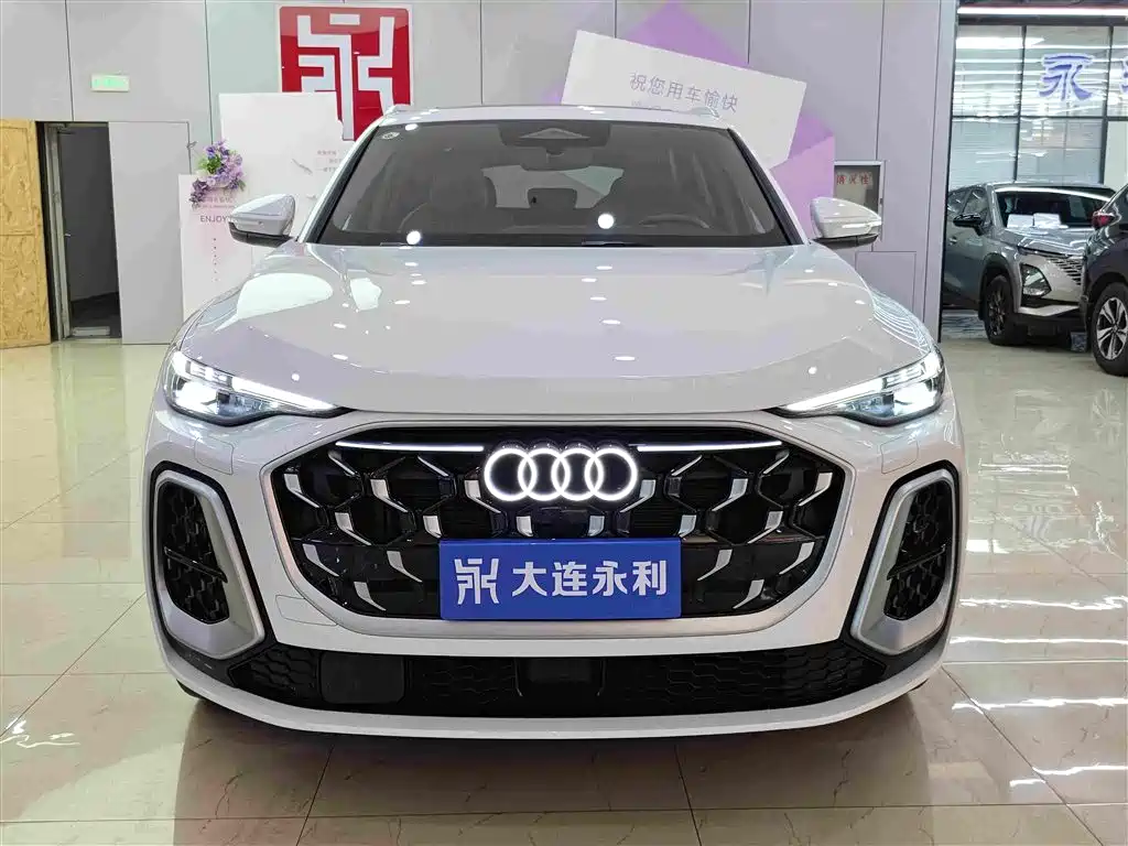 Audi Q5L — миниатюра 2