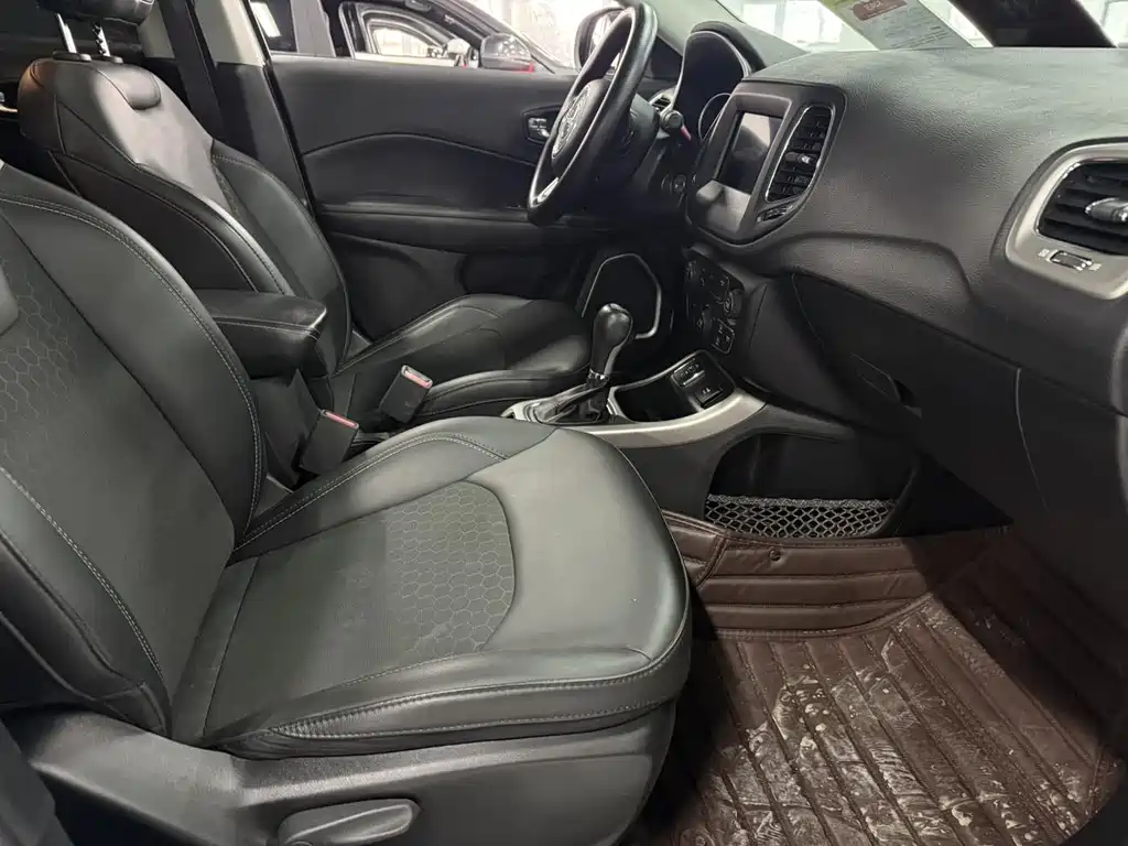 Jeep Compass — миниатюра 16