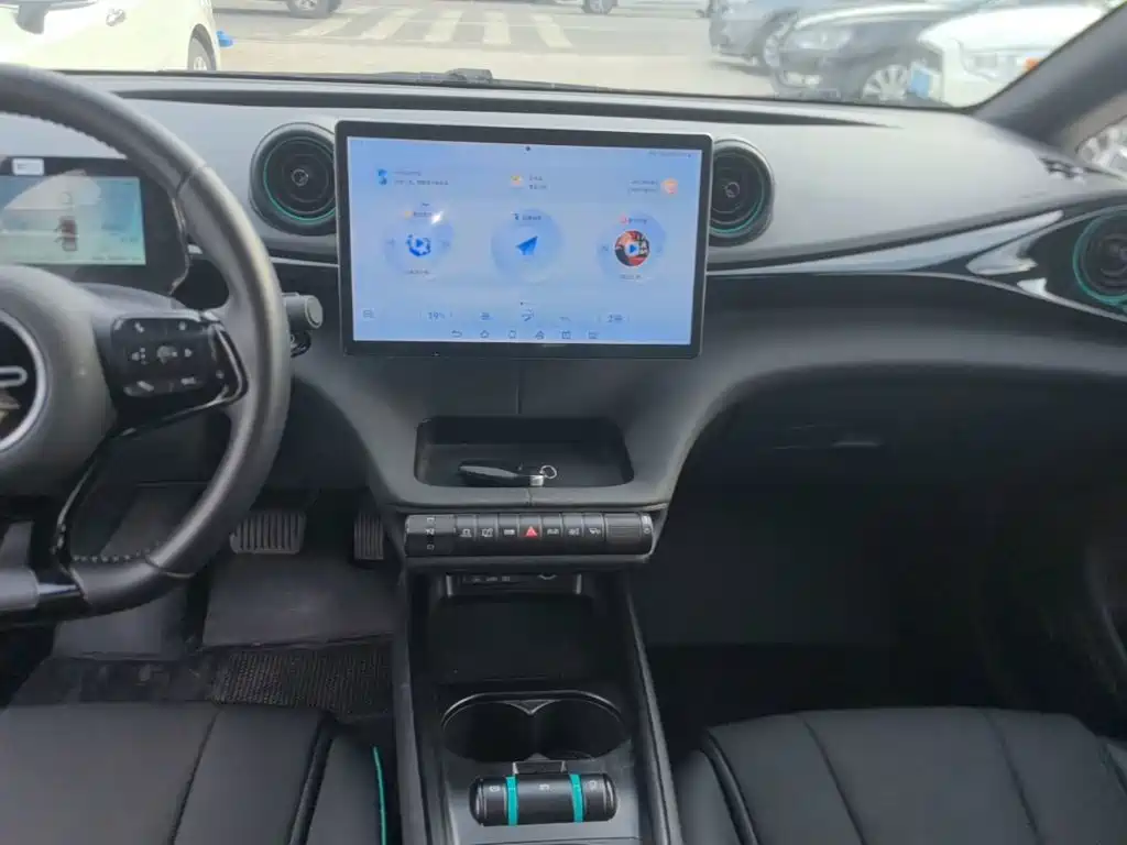 BYD Dolphin — миниатюра 13