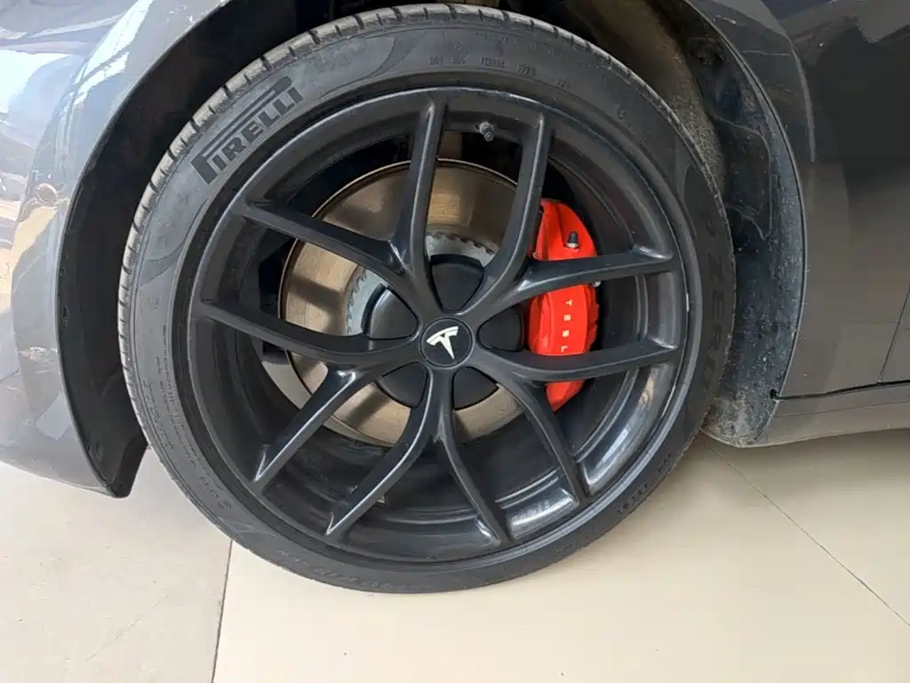 Tesla Model 3 — миниатюра 23