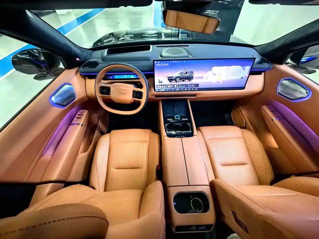 Lynk & Co 900 2025 1.5T Ultra 6 мест