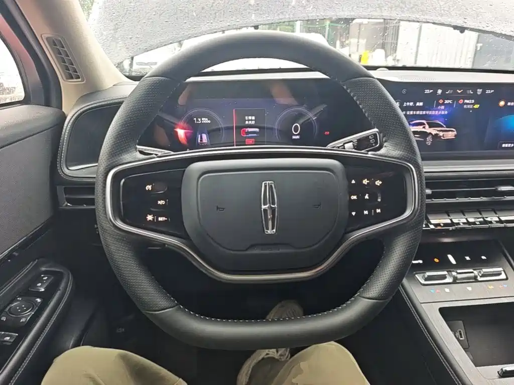 Lincoln Corsair — миниатюра 11
