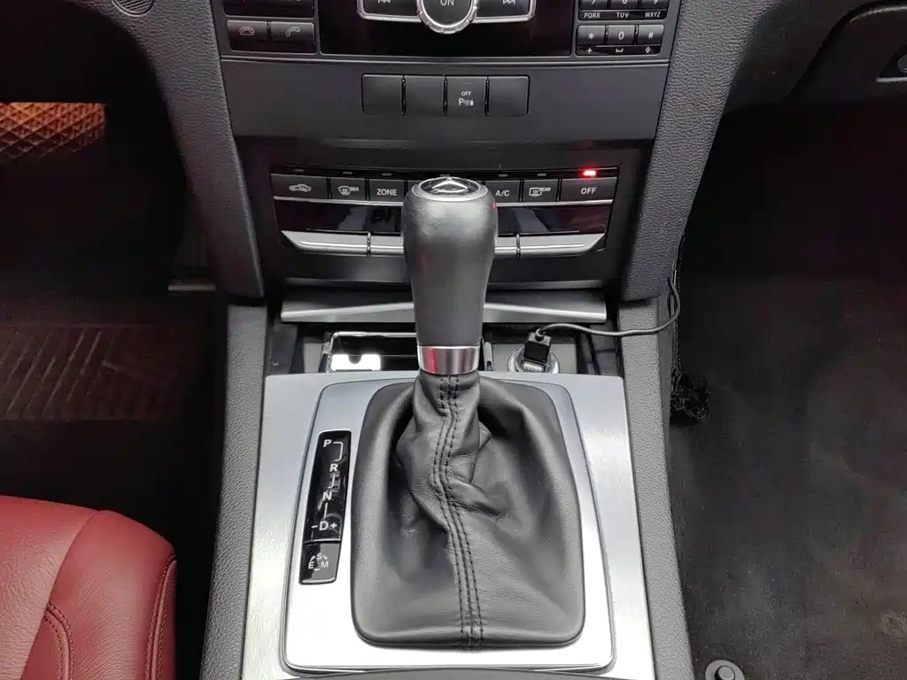 Mercedes-Benz E-Class (Import) — миниатюра 13