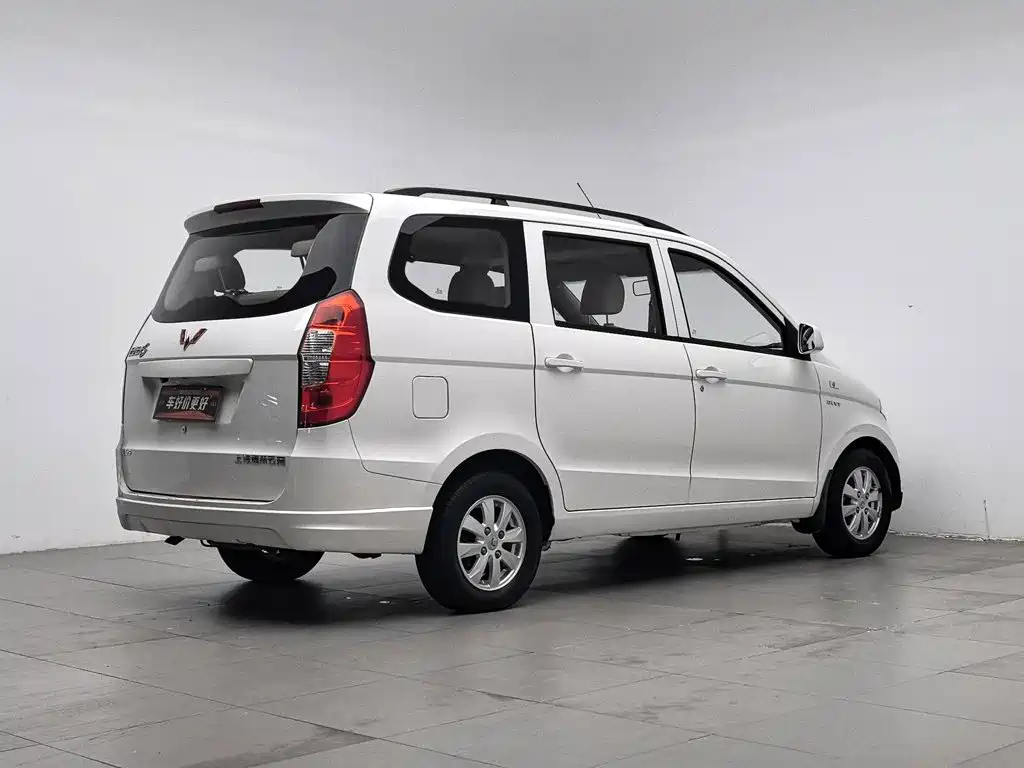Wuling Hongguang — миниатюра 2