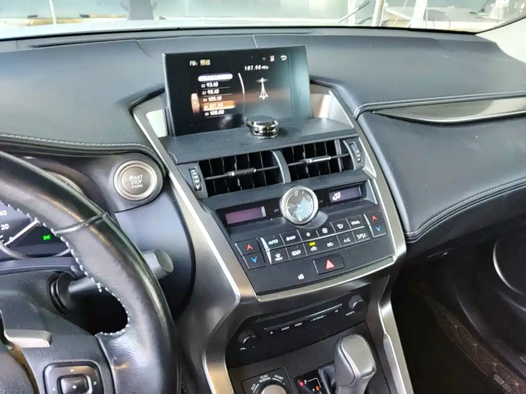 Lexus NX — миниатюра 13