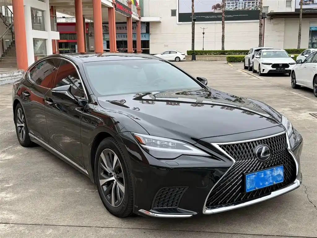 LEXUS LS