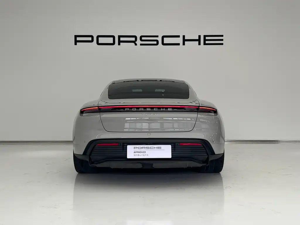 Porsche Taycan — миниатюра 7