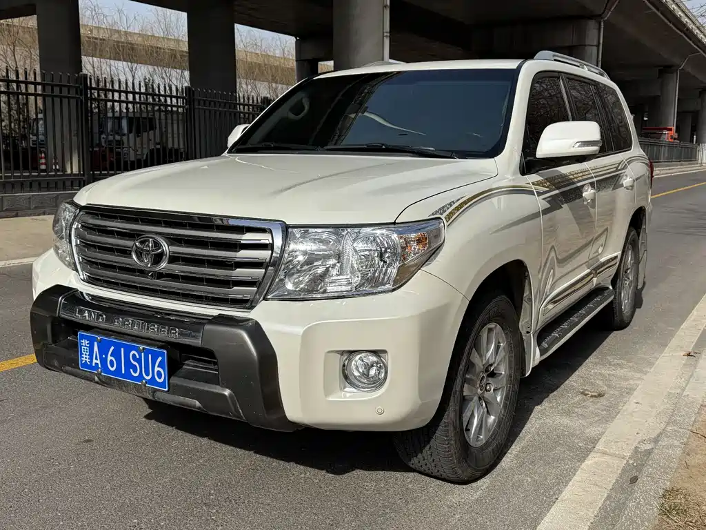 TOYOTA LAND CRUISER
