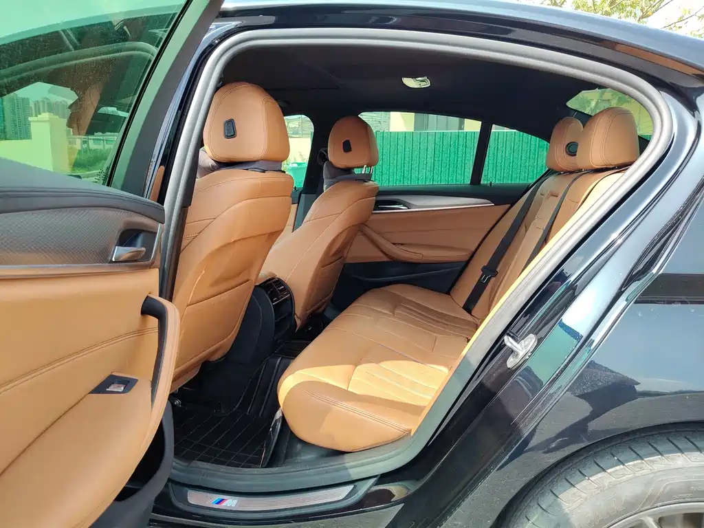 BMW 5 Series (Import) — миниатюра 8