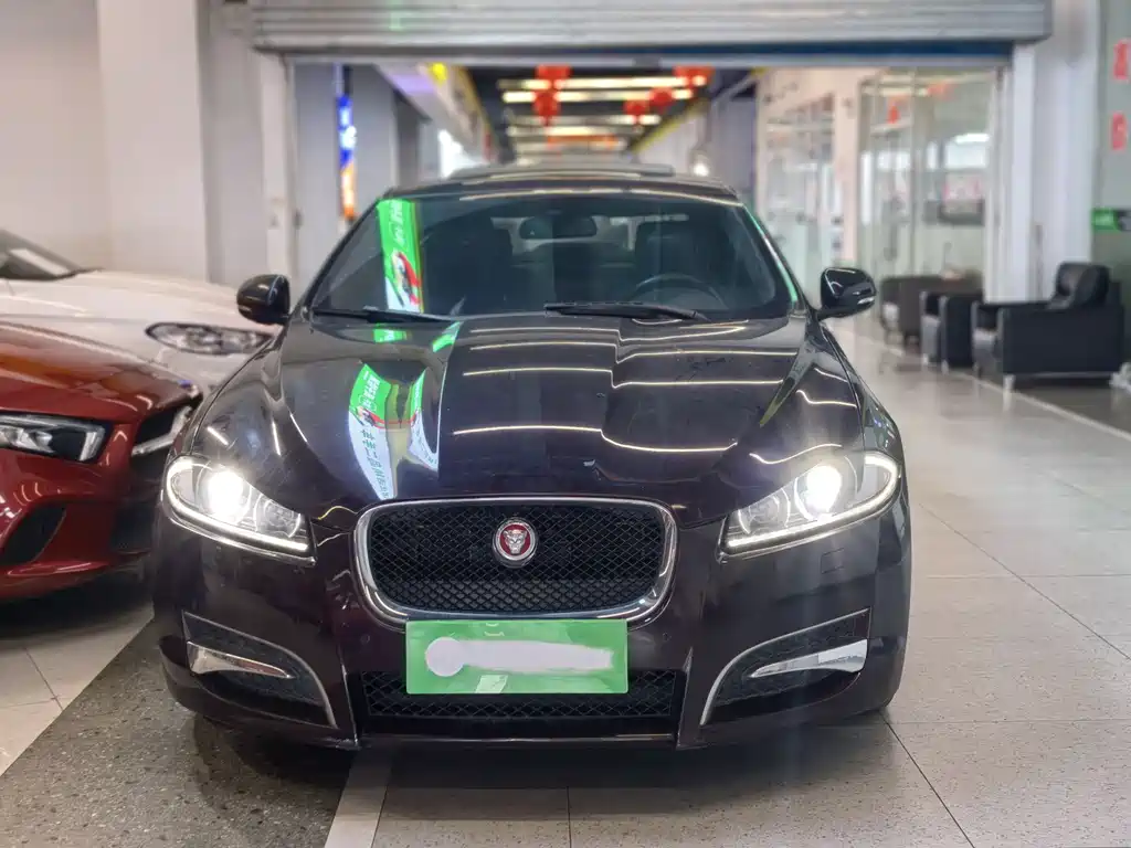 JAGUAR XF
