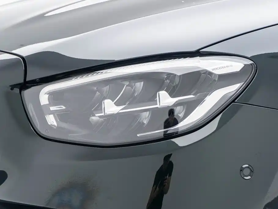 Mercedes-Benz E-Class (Import) — миниатюра 24