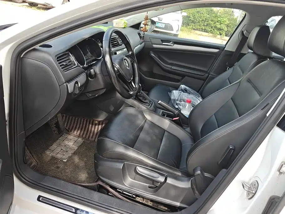 Volkswagen Sagitar — миниатюра 9