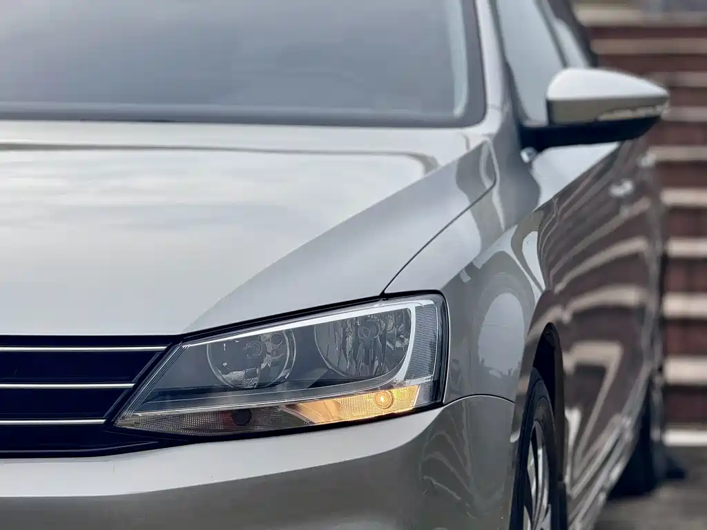 Volkswagen Sagitar — миниатюра 4