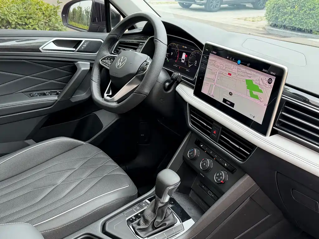 Volkswagen Tiguan L — миниатюра 9