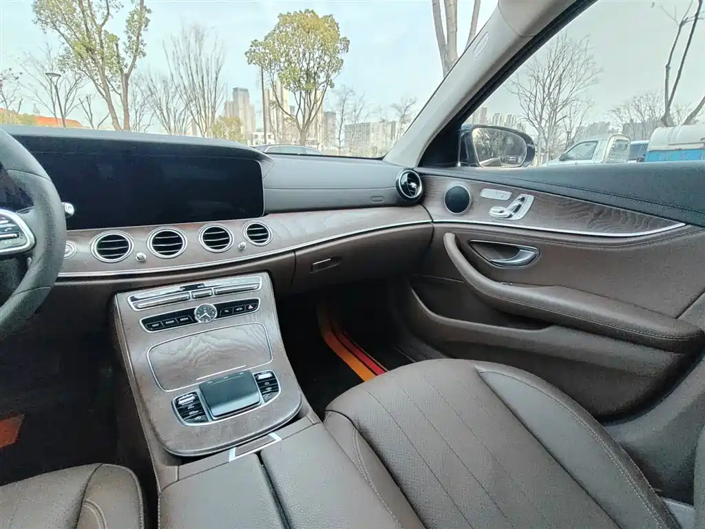 Mercedes-Benz E-Class E 2019 E 300 L Fashion