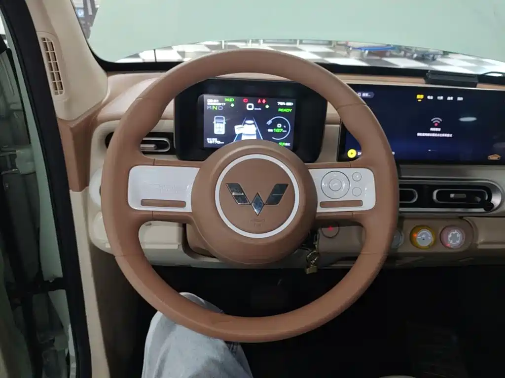 Wuling MINIEV — миниатюра 11